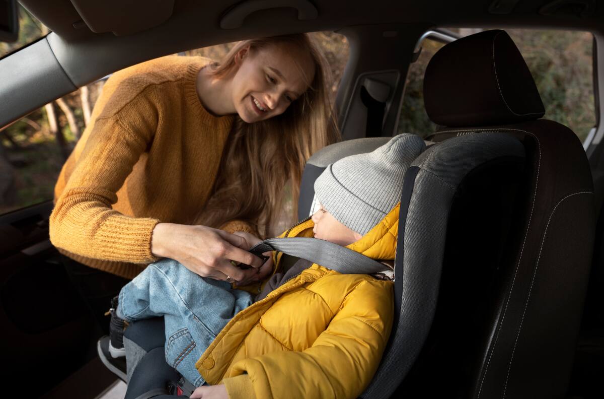 Alzadores y sillas para auto: ¿Cuál corresponde según la edad?