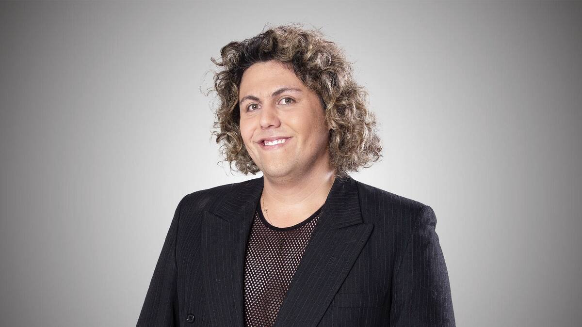 “Fui con mucho respeto y humildad”: Simón de la Costa habla de su debut en el mundo de los podcast con “Paraíso sin alas”