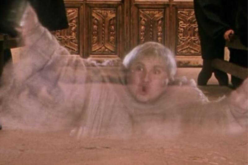 Uno de los papeles más recordados del actor es el del Fraile Gordo de Harry Potter y la Piedra Filosofal.