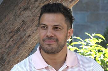 “Tenemos un tremendo desafío”: Simón Oliveros analiza su primer mes en TVN tras renunciar a Mega