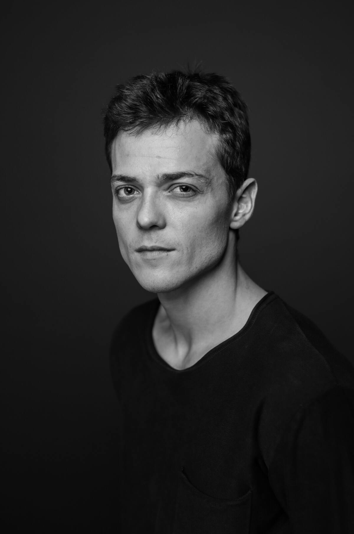 Simón Pesutic lanzó libro de poesías, "Palabras Marchitas"