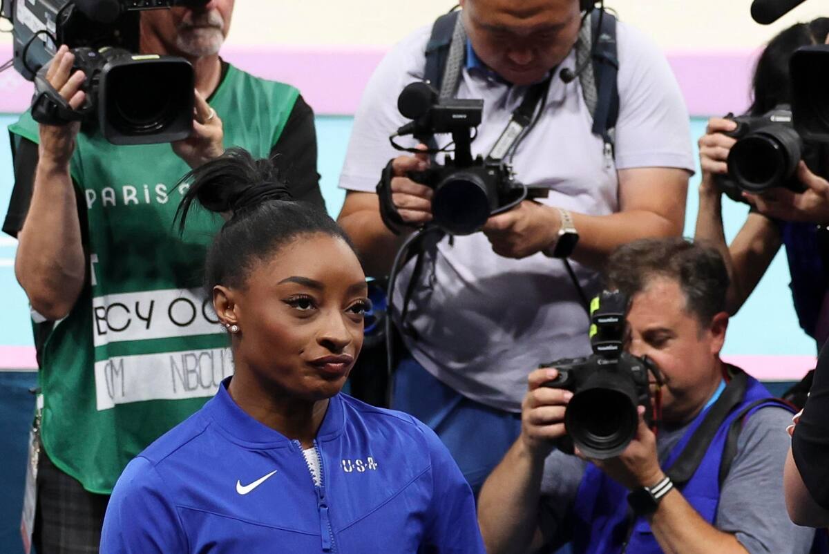 no pudo ante la brasileña Rebeca Andrade en suelo. Foto: EFE.