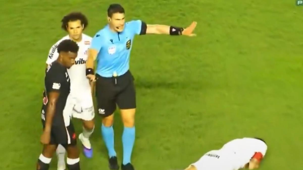 VIDEO | La insólita simulación de Neymar en el partido del Santos contra Vasco da Gama