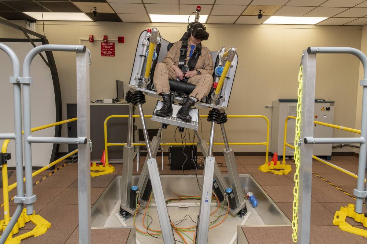 Así se vio desde el exterior el primer viaje de prueba del piloto Wayne Ringelberg al prototipo de aerotaxi.