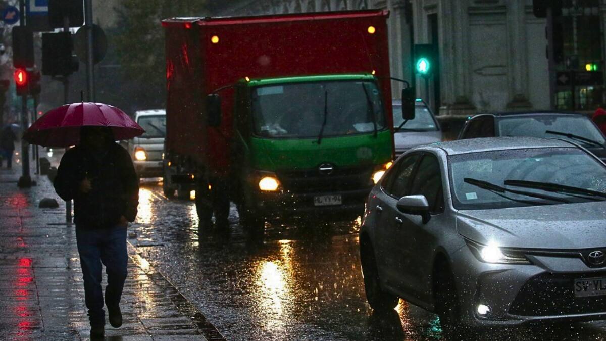 DMC emite aviso de intensas lluvias y vientos en tres regiones del sur para este fin de semana