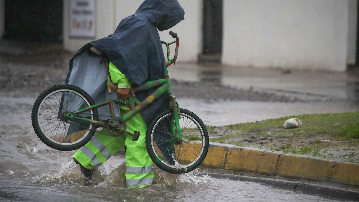 Temporal en la zona centro y sur del país: Declaran Alerta Amarilla en dos regiones por riesgo de aluviones y fuertes vientos