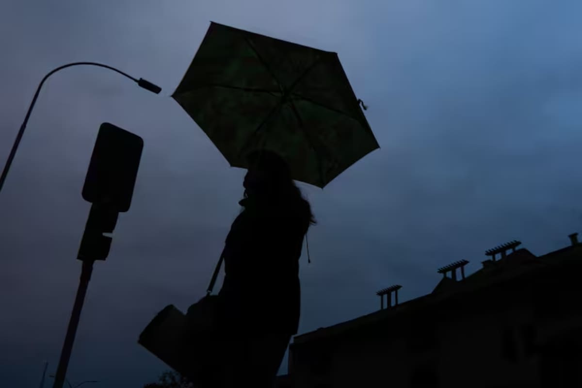 El evento dejará intensas precipitaciones en la zona centro y sur de Chile, según el informe de Alejandro Sepúlveda.