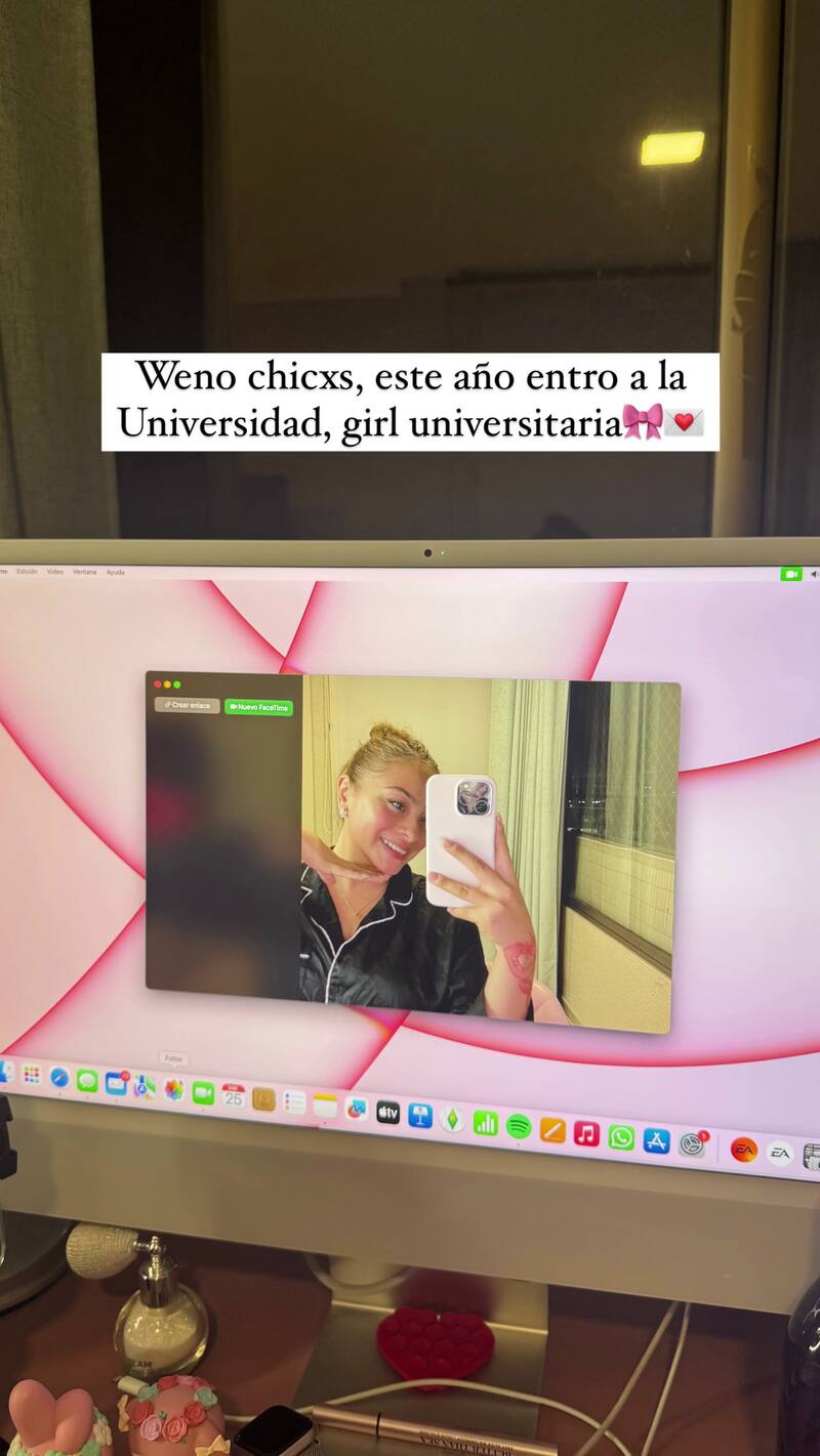 Una de las imágenes que subió la influencer a sus redes sociales celebrando su logro.