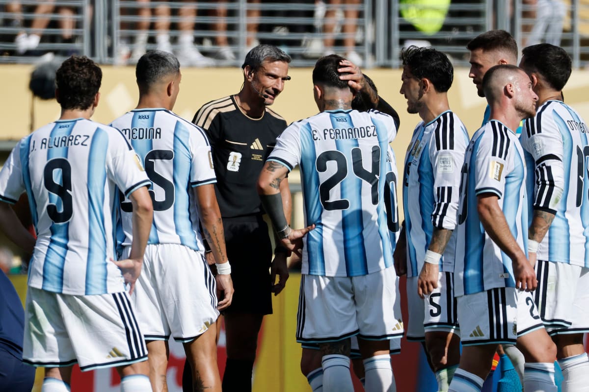 El esloveno se retiró del arbitraje. Foto: EFE.