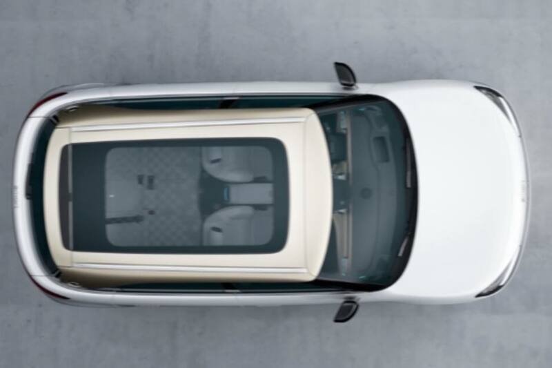 Vista aérea del auto de Georgina Rodríguez.