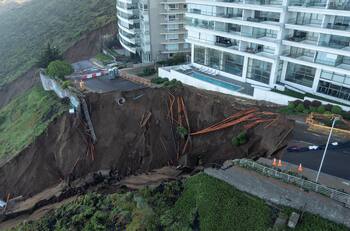 Socavones en Viña del Mar: Lluvia genera nuevos deslizamientos cercanos al Edificio Kandinsy