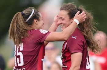 VIDEO | Sonya Keefe marca un doblete y su equipo asciende a Primera División en España