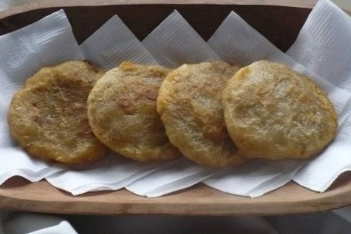 Sigue el paso a paso para cocinar estos milcaos, típicos del sur de Chile.