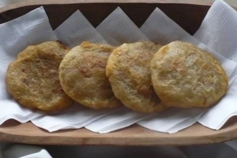 Sigue el paso a paso para cocinar estos milcaos, típicos del sur de Chile.