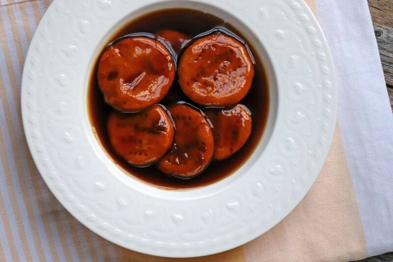 Con pocos ingredientes puedes crear un delicioso almíbar que reemplazará la chancaca. Créditos: Pinterest.