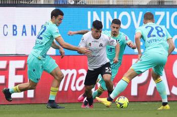 Definición por el descenso en la Serie A entre Spezia y Hellas Verona será a un partido