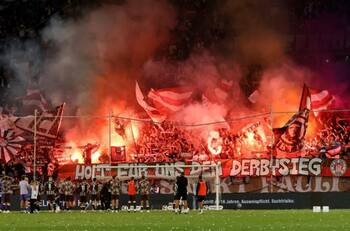 Derecha vs. Izquierda: la Bundesliga vuelve a albergar el candente clásico de Hamburgo tras 14 años