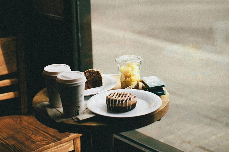 es una de las cafeterías más populares del mundo. Créditos: Pexels.
