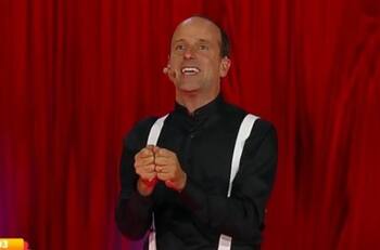 Stefan Kramer reciba lluvia de críticas por su rutina en Teletón 2024