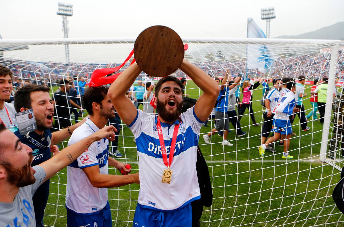 Capitán y multicampeón con la UC todavía no encuentra club en el fútbol chileno: “Situación compleja”