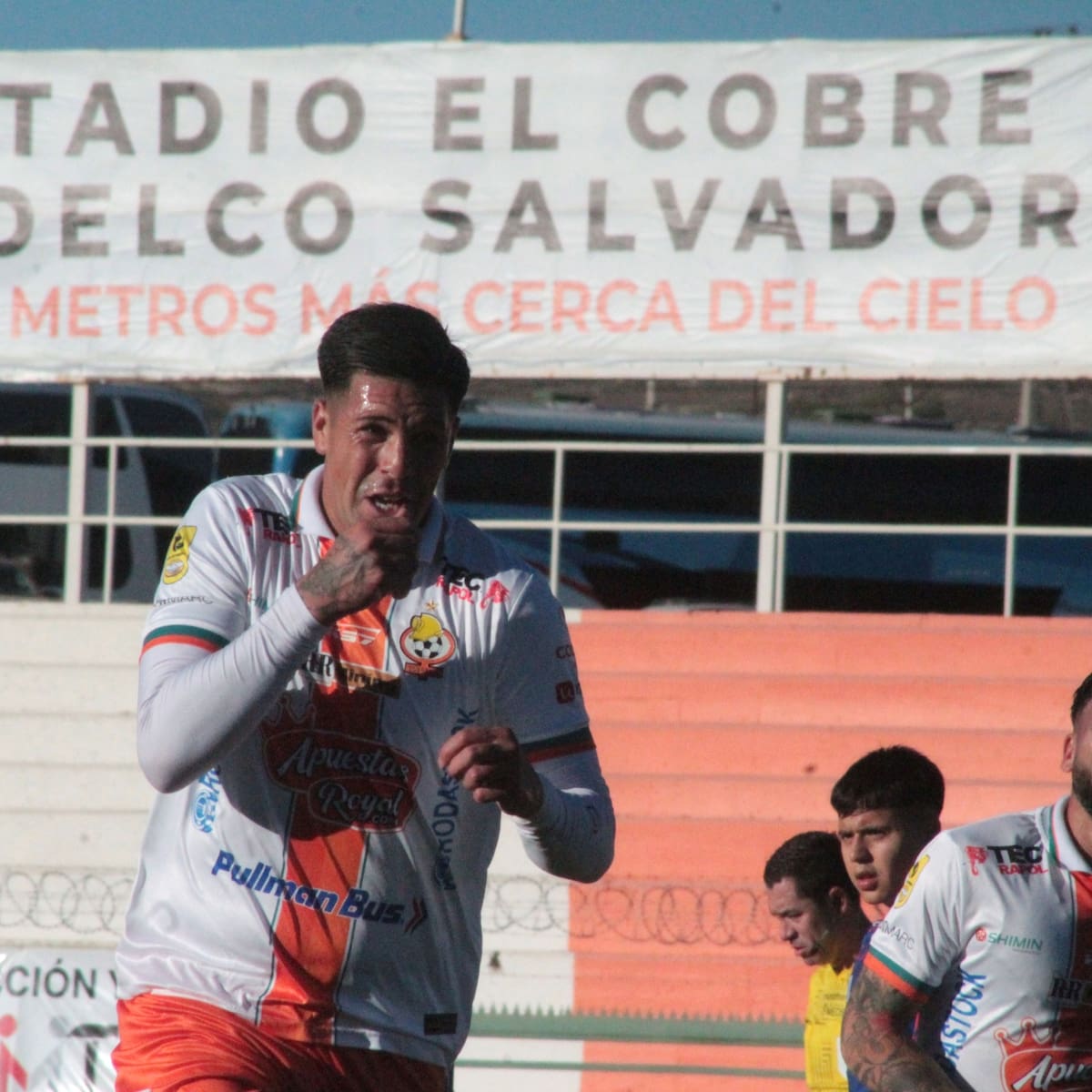Cobresal amargó a la U en El Salvador: Steffan Pino tenía la llave del triunfo