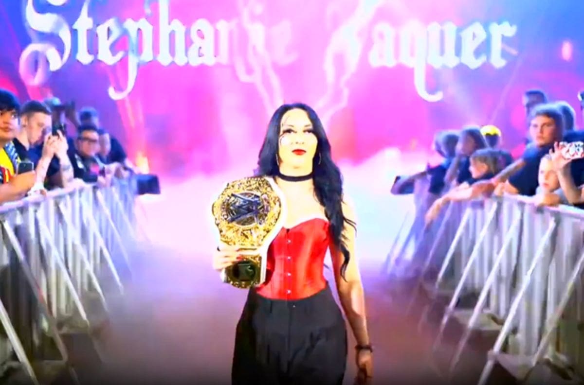 VIDEO | ¡Una locura! La presentación de megaestrella que la WWE le hizo a Stephanie Vaquer