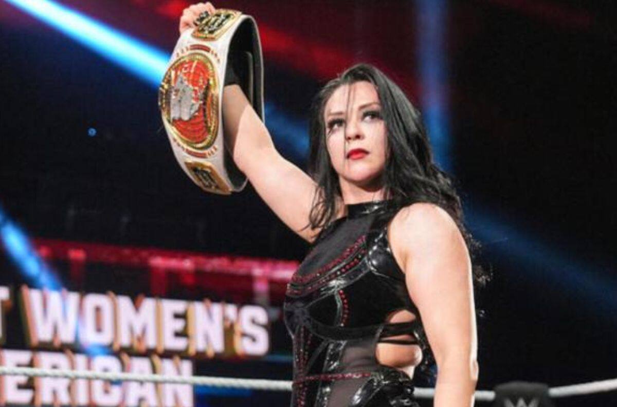 Stephanie Vaquer recibió el histórico título de la WWE: así fue el momento
