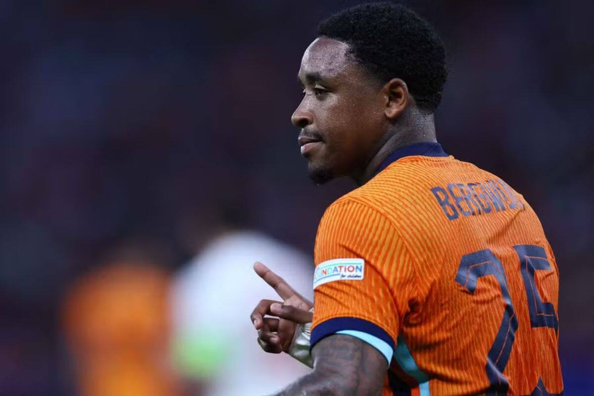 Steven Bergwijn, cortado de la Selección Neerlandesa por irse a jugar a Arabia Saudita.