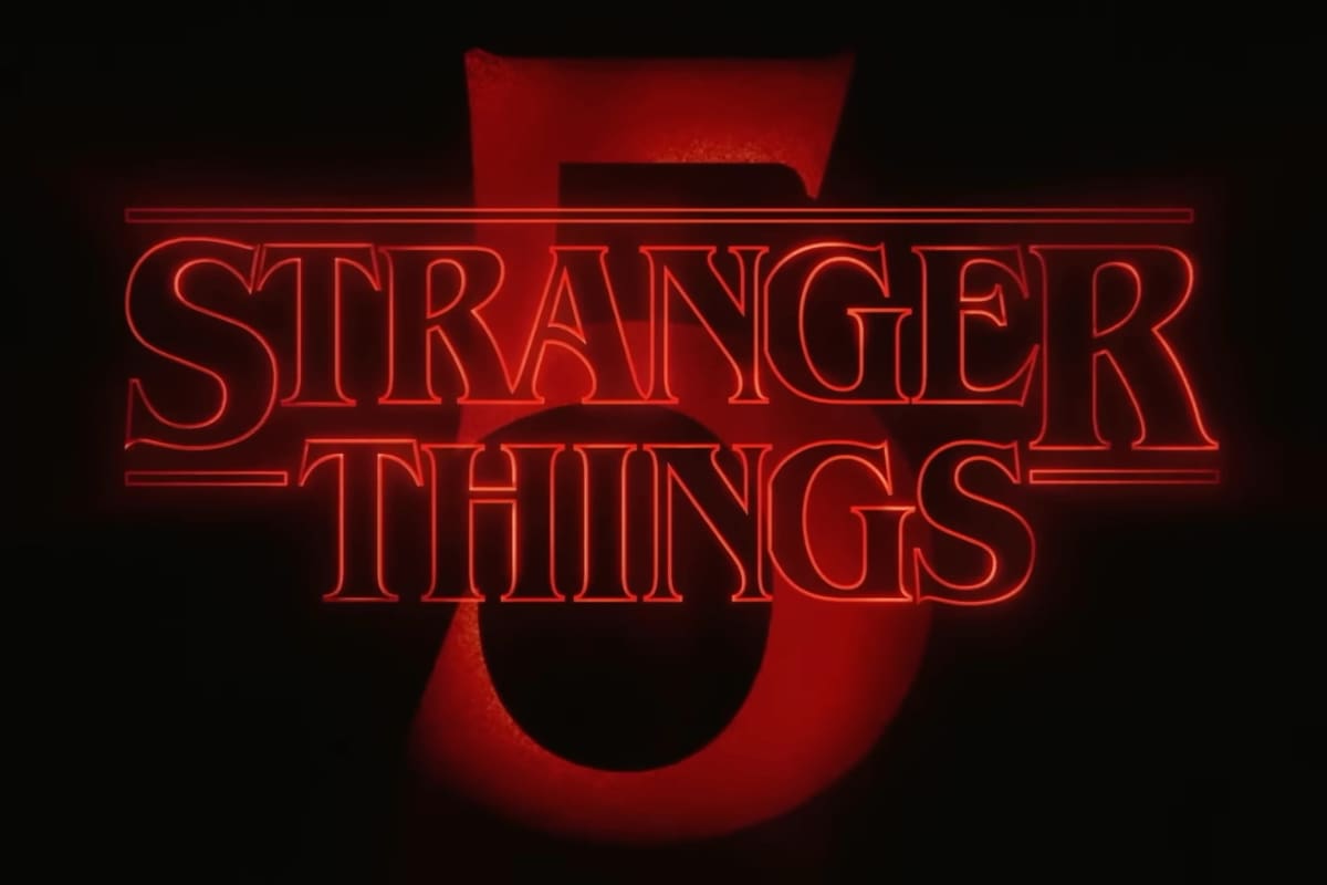 Metro de Santiago sacó una nueva edición de la tarjeta Bip! inspirada en la serie. Créditos: Netflix.