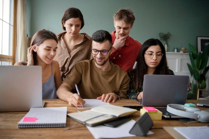 Si se cumplen las condiciones, el beneficio se recibe de forma mensual.