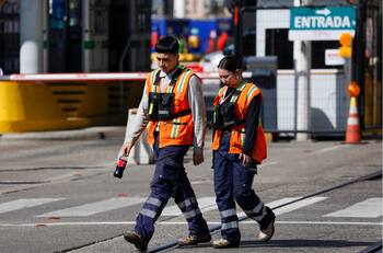 Jóvenes chilenos pueden recibir bono de hasta $678.000: estos son los requisitos que deben cumplir