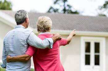 Adultos mayores que cumplan estos requisitos pueden recibir hasta el 95 % del pago de su arriendo