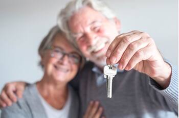 Minvu cubre hasta el 95% del costo del arriendo de los adultos mayores: ¿Hasta cuándo se puede postular?