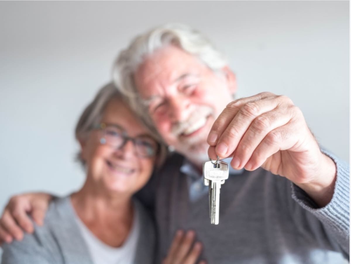 ¿Quiénes pueden postular a este beneficio para la tercera edad?