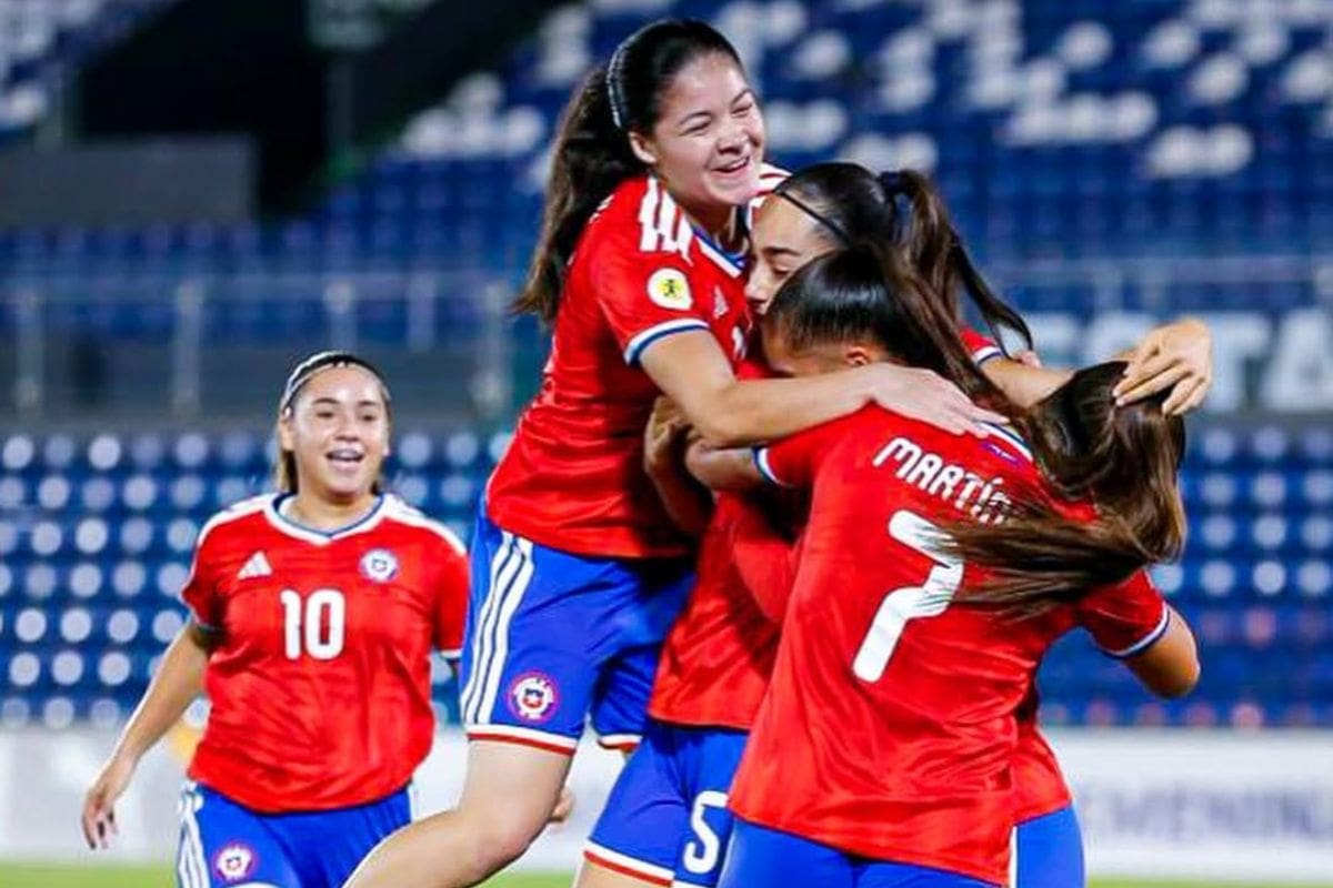 Chile celebró ante Paraguay. Foto: Comunicaciones/FFCh