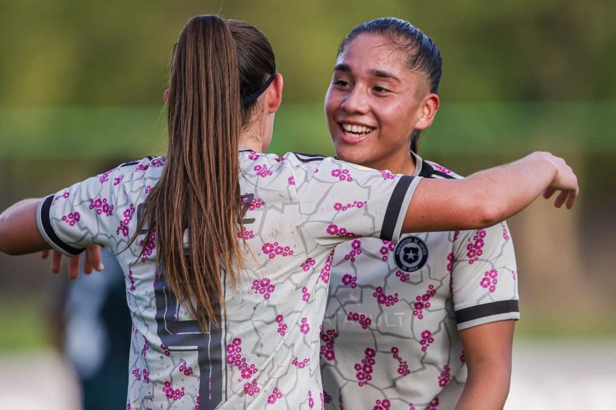 La Roja enfrenta a Colombia en Ypané. Fotos: Comunicaciones/FFCh