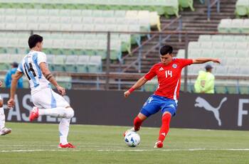 La Roja Sub-20 despertó tarde: Chile cae ante Argentina en el estreno del Hexagonal Final