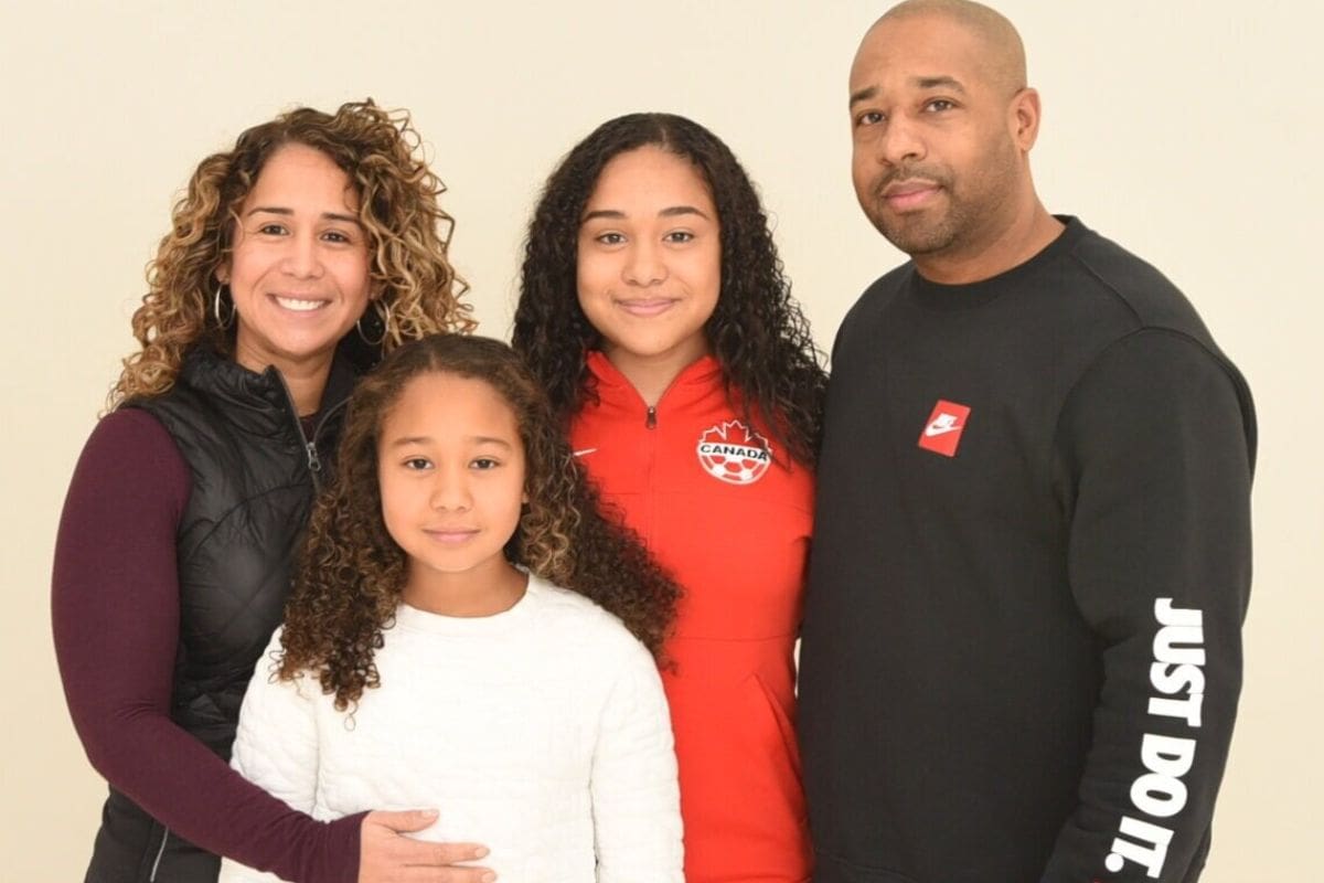 La madre de Olivia Smith, la futbolista más cara de la historia, nació en Toronto, Canadá, de padre chileno.