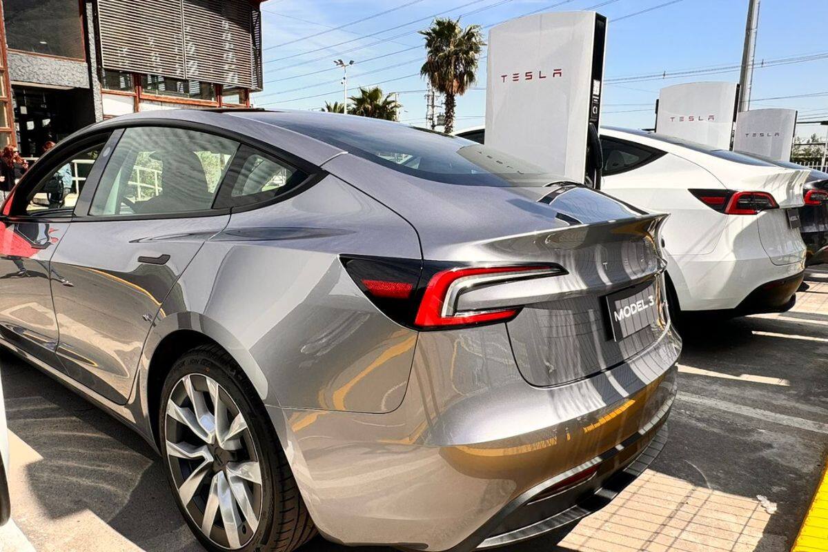 Tesla estrena Superchargers en Chile