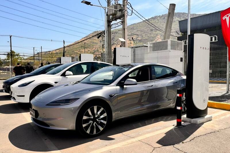 Tesla estrena Superchargers en Chile