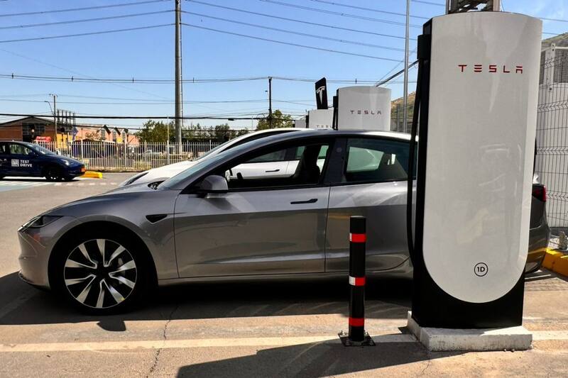 Tesla estrena Superchargers en Chile