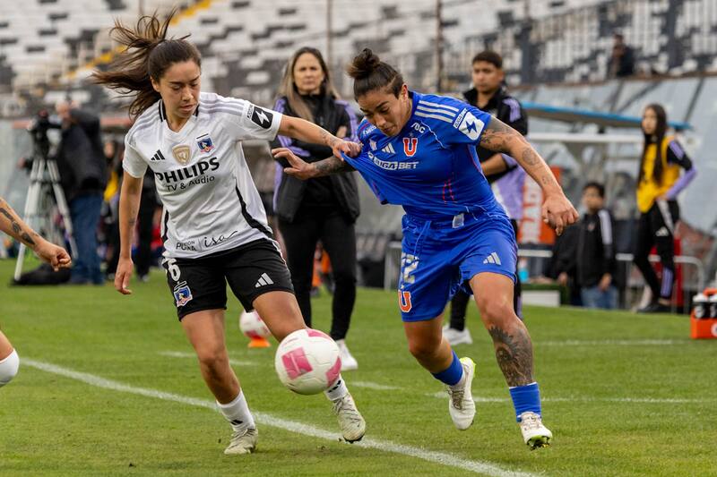 entre Colo Colo y la U. Foto: Felipe Escobedo.