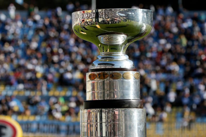 Entre el 20 y 25 de enero se definirá al próximo supercampeón del fútbol chileno. Foto: Agencia ATON.