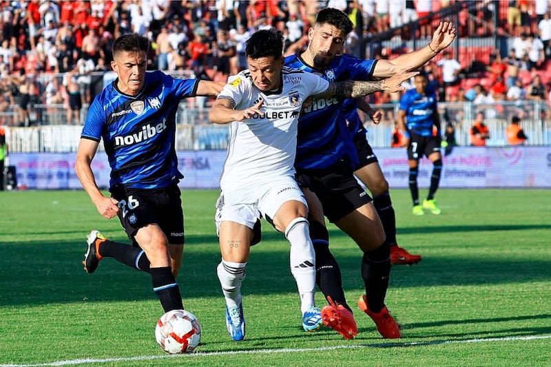 Hoy termina de jugarse el partido entre Huachipato y Colo Colo que arrancó el 11 de febrero pasado. Foto: Agencia Aton.