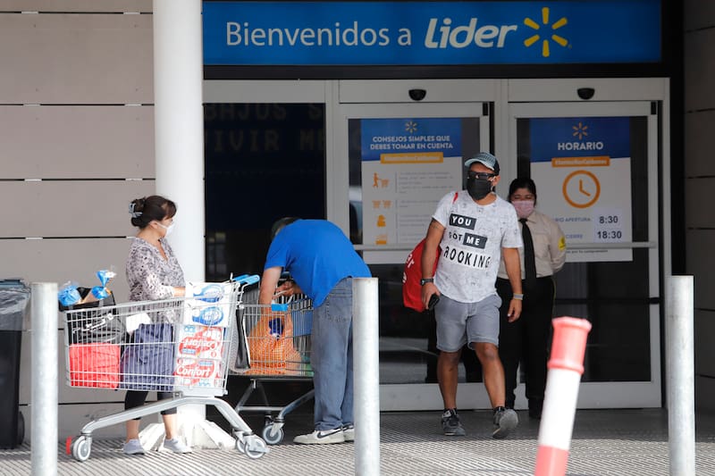 Lider ofrece a clientes el uso de sus tarjetas de alimentación en sus recintos.