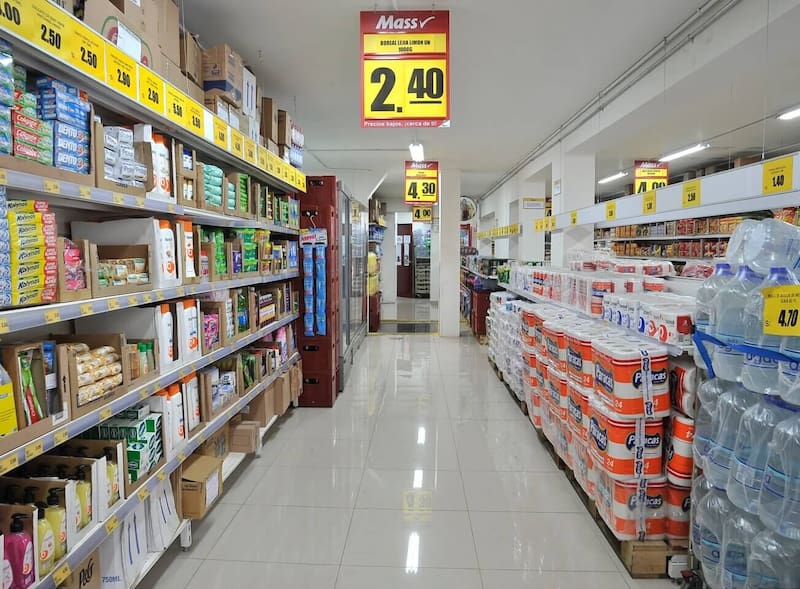 Supermercados Mass son un éxito total en Perú y en Chile, la idea es replicar el modelo de tienda de descuento.