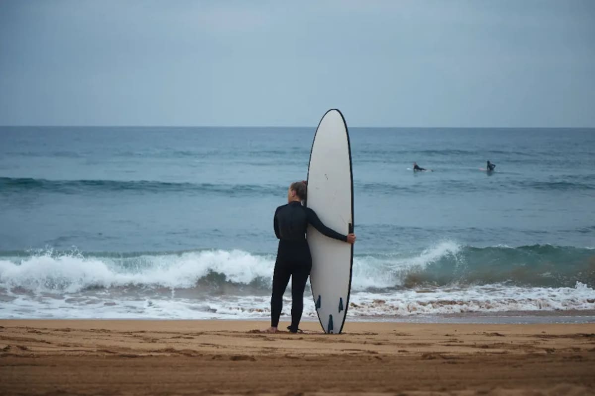 Foto: Escuela de surf de Pullally.