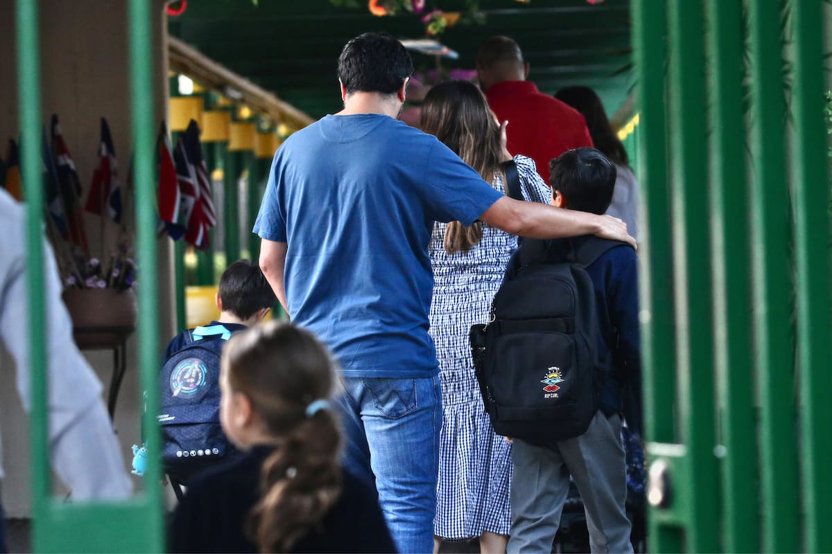 La medida fue informada por el Mineduc y se extenderá en algunos casos hasta el miércoles 29 de julio. Foto: Aton.