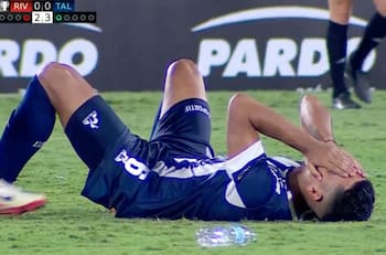 Sufren Paulo Díaz y Gonzalo Tapia en River Plate, pero otro chileno se mete en la historia de su club