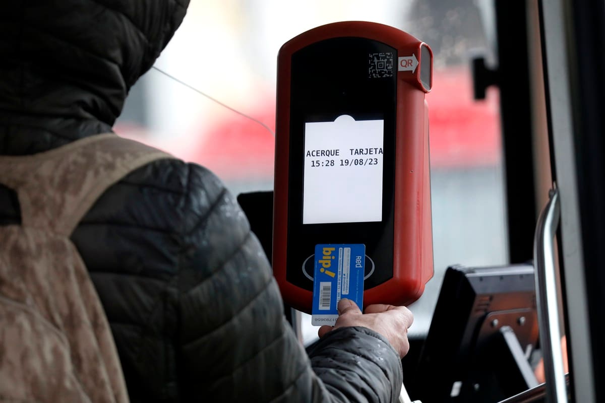 El beneficio no aplica en Metro de Santiago.